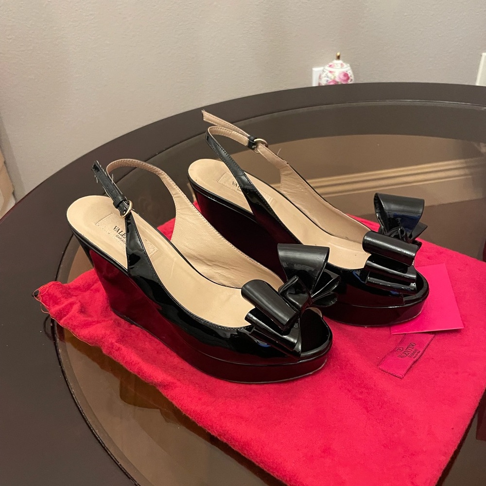 Valentino Patent Wedges